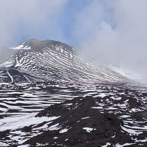 Etna - jeden z nižších vrcholů